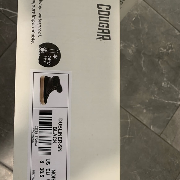 Size 8 Cougar Winter boots. - Picture 4 of 4